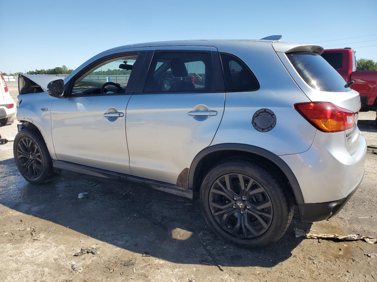 MITSUBISHI OUTLANDER ES