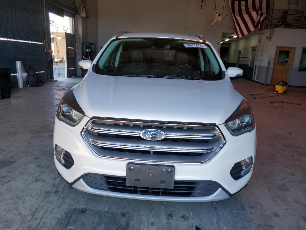 FORD ESCAPE TITANIUM