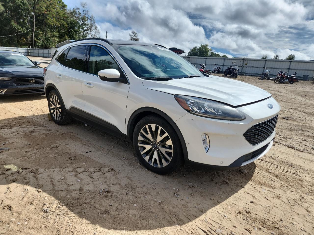 FORD ESCAPE TITANIUM