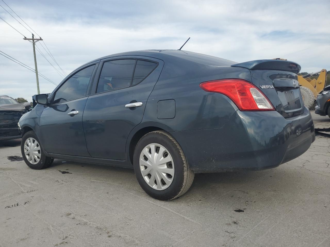 NISSAN VERSA S