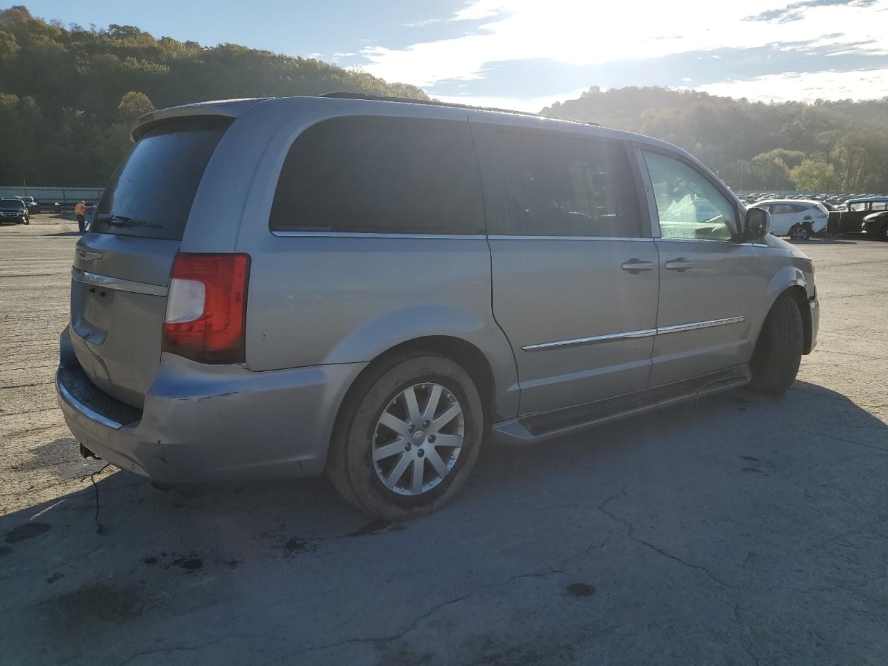 CHRYSLER TOWN & COUNTRY TOURING