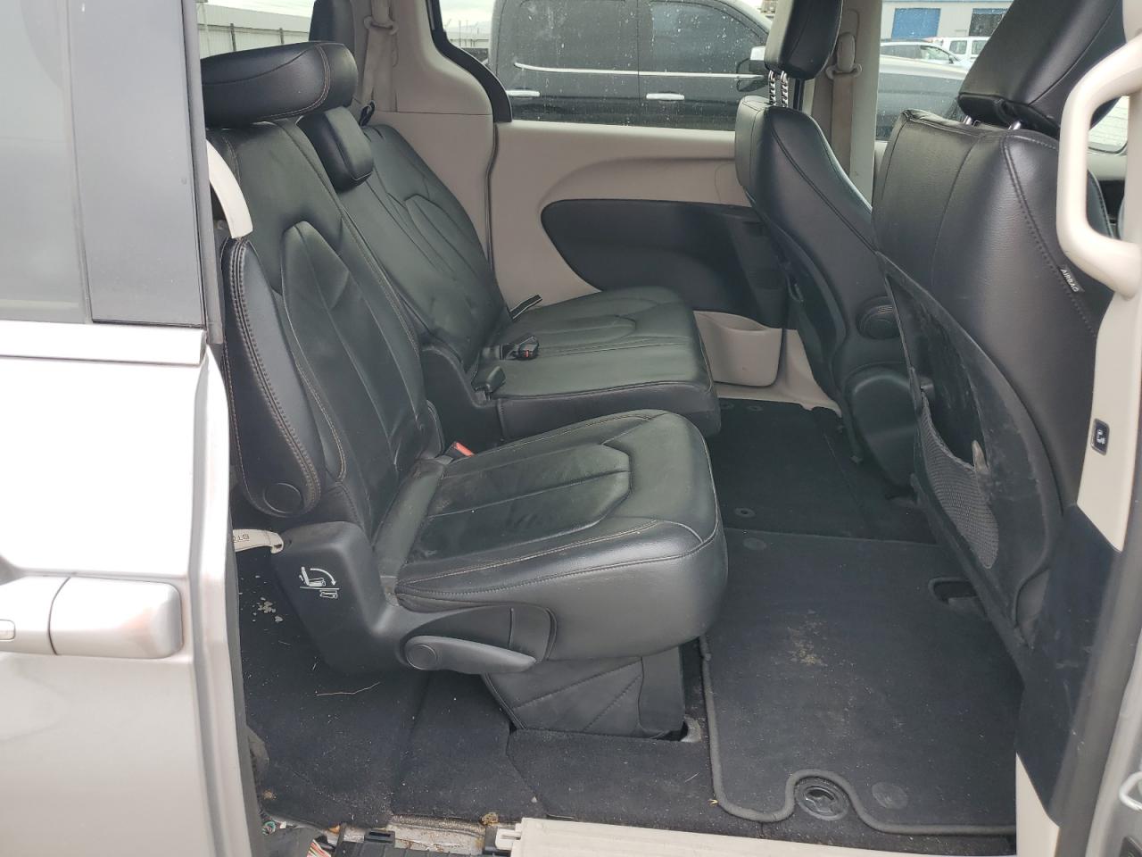 CHRYSLER PACIFICA TOURING L