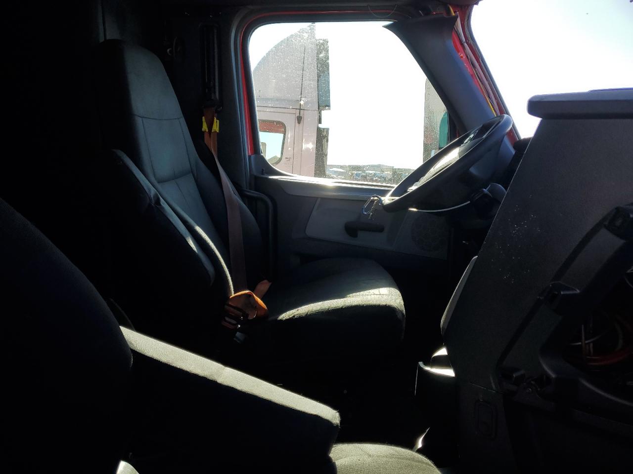 Lot #3279847309 2022 FREIGHTLINER CASCADIA 1