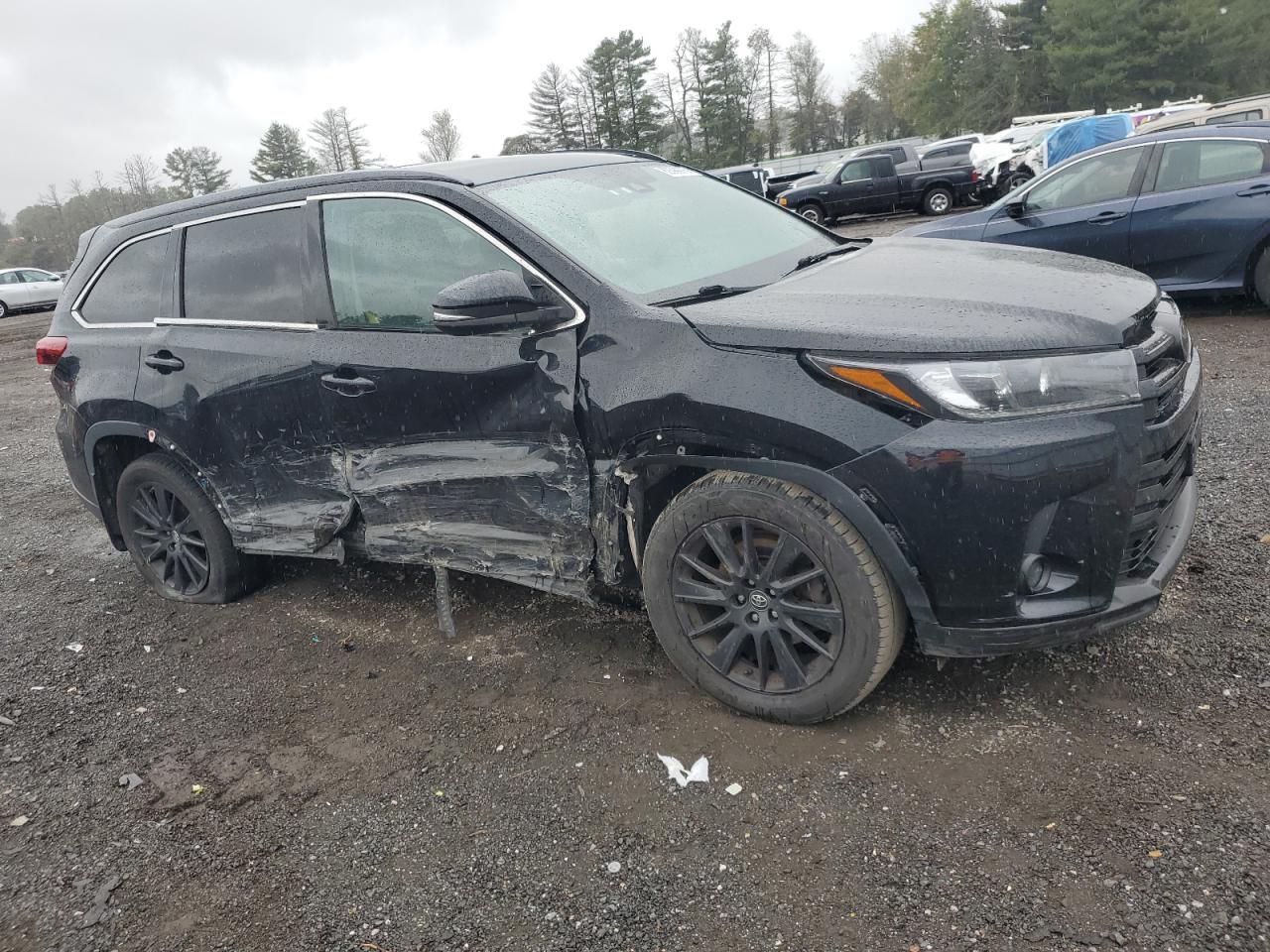 TOYOTA HIGHLANDER SE