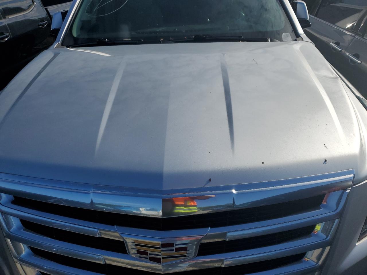 CADILLAC ESCALADE ESV LUXURY