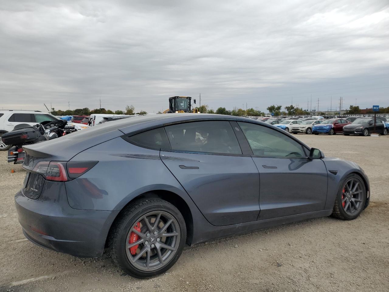 TESLA MODEL 3