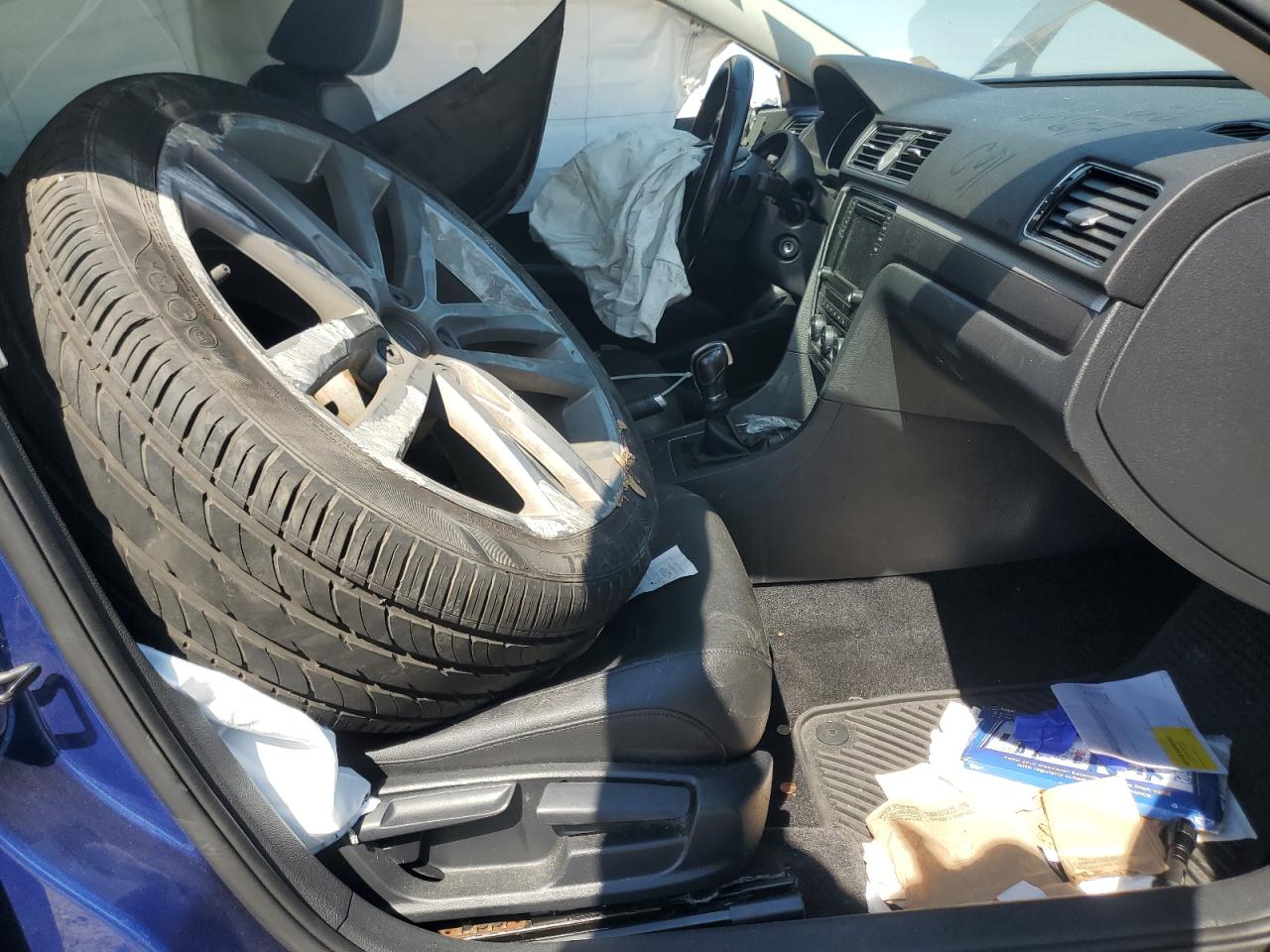 VOLKSWAGEN PASSAT R-LINE