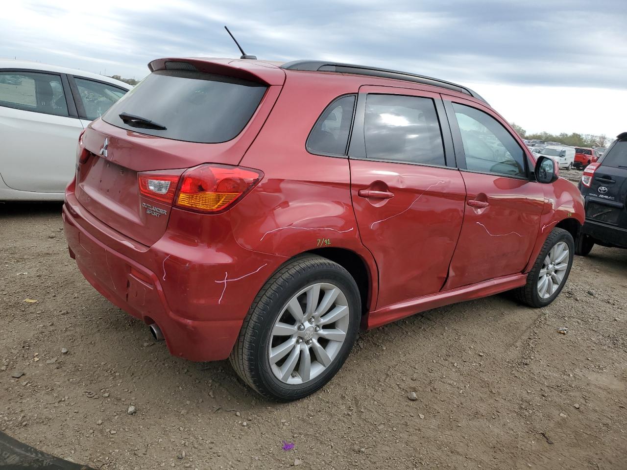 MITSUBISHI OUTLANDER SE