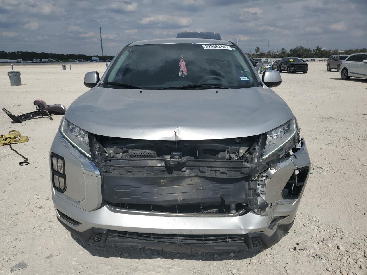 MITSUBISHI OUTLANDER ES