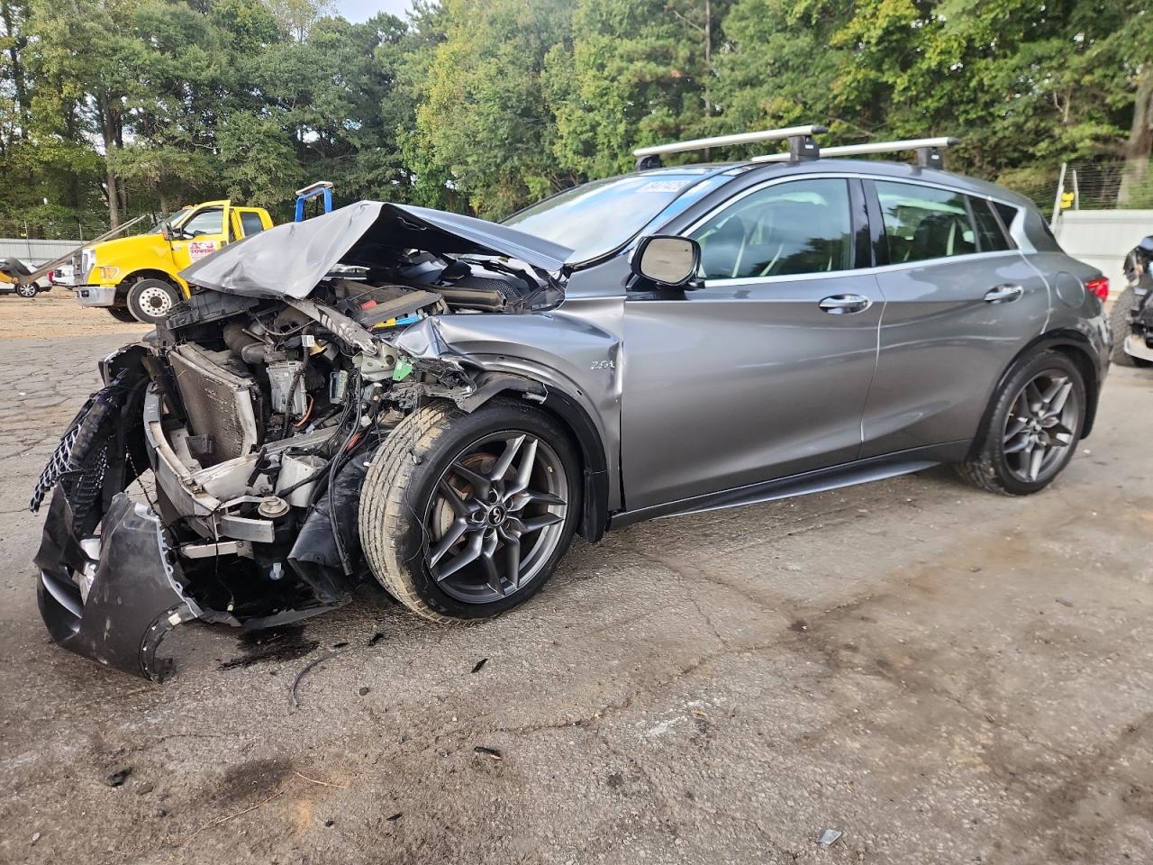 INFINITI QX30 BASE