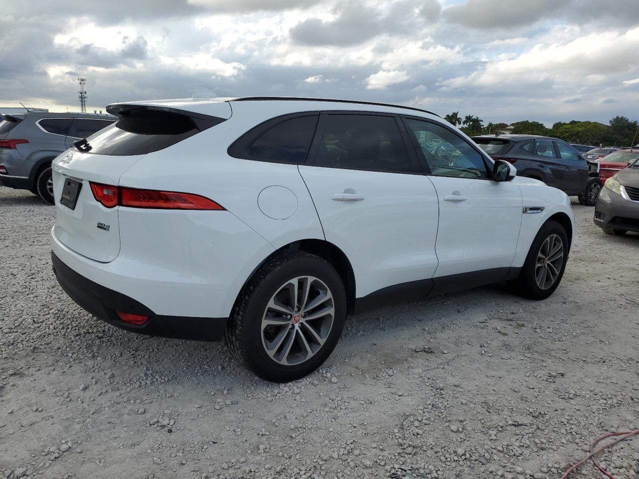 JAGUAR F-PACE PREMIUM