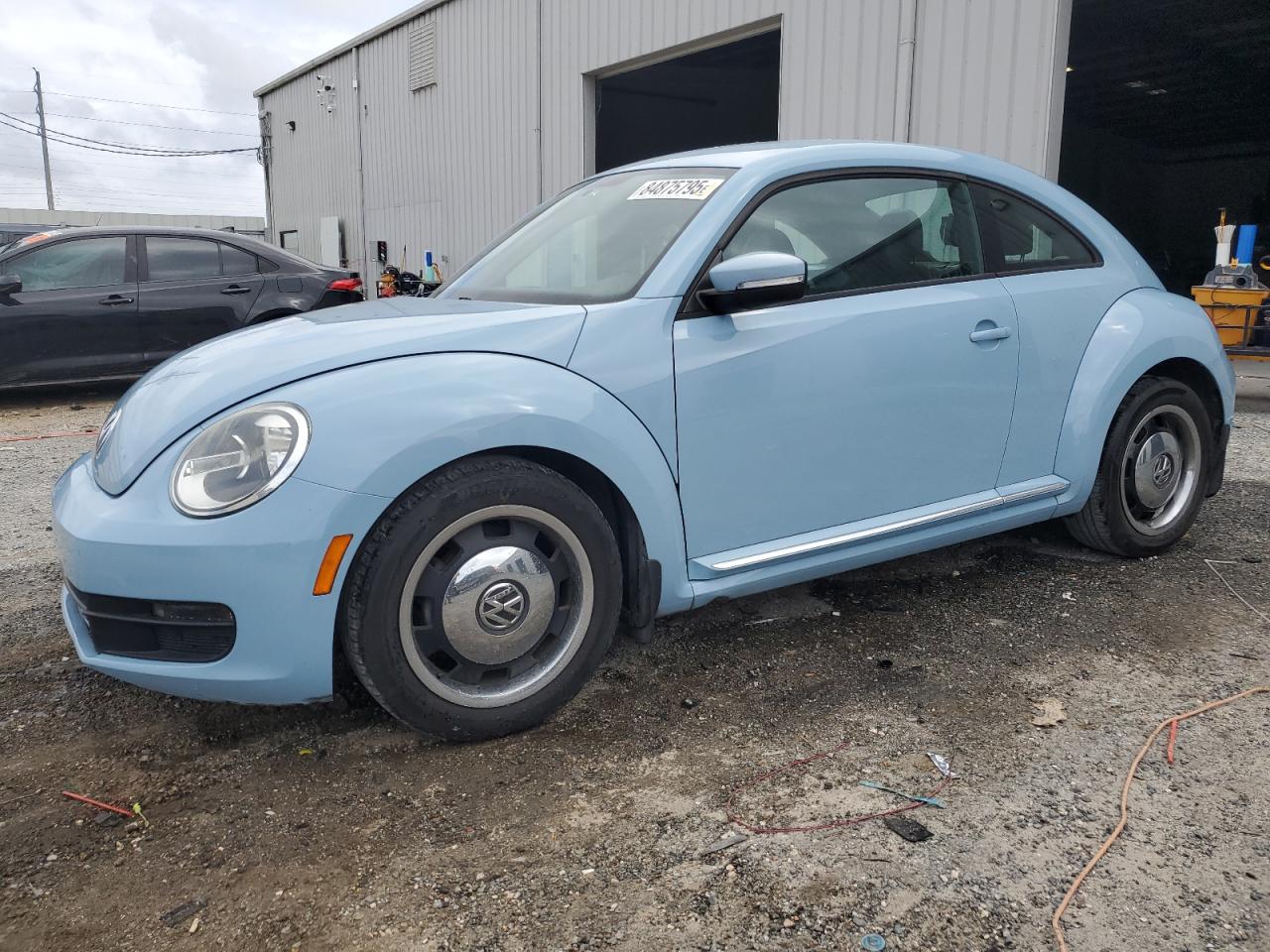 VOLKSWAGEN BEETLE