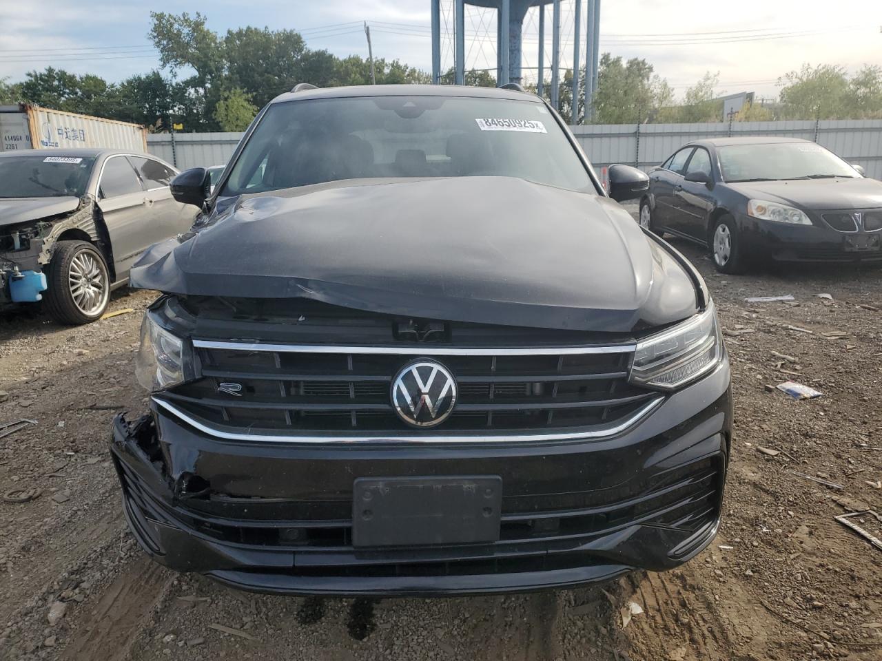 VOLKSWAGEN TIGUAN SE R-LINE BLACK