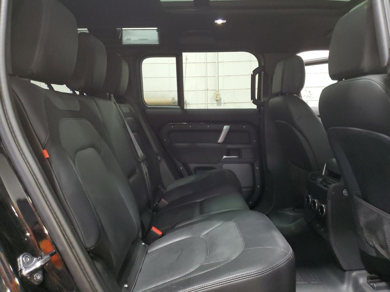 LAND ROVER DEFENDER 110 X-DYNAMIC SE