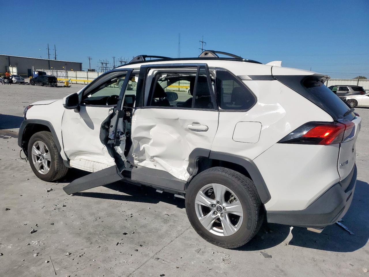 TOYOTA RAV4 XLE