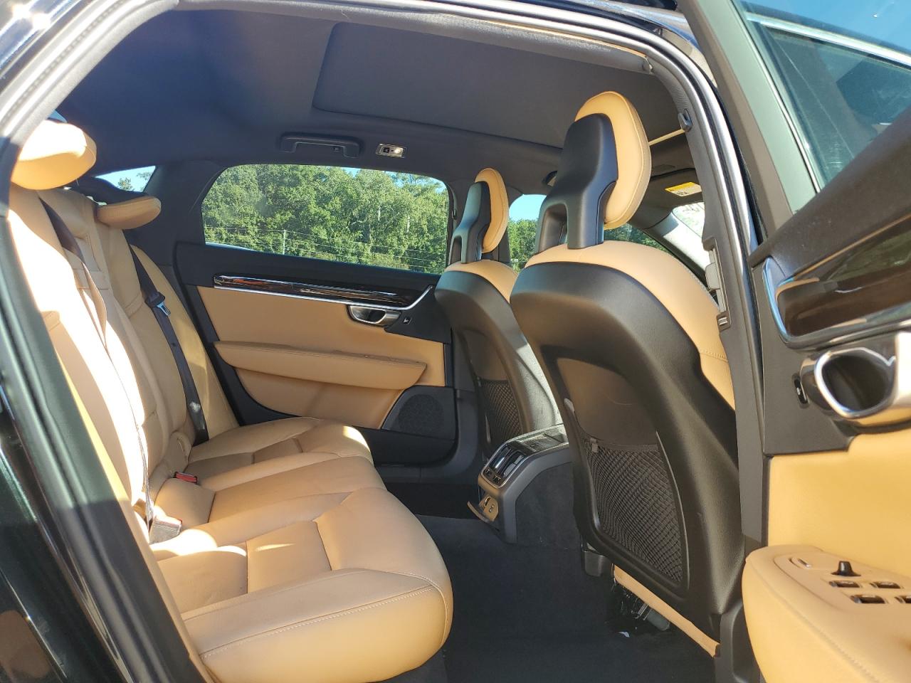 VOLVO S90 T5 MOMENTUM