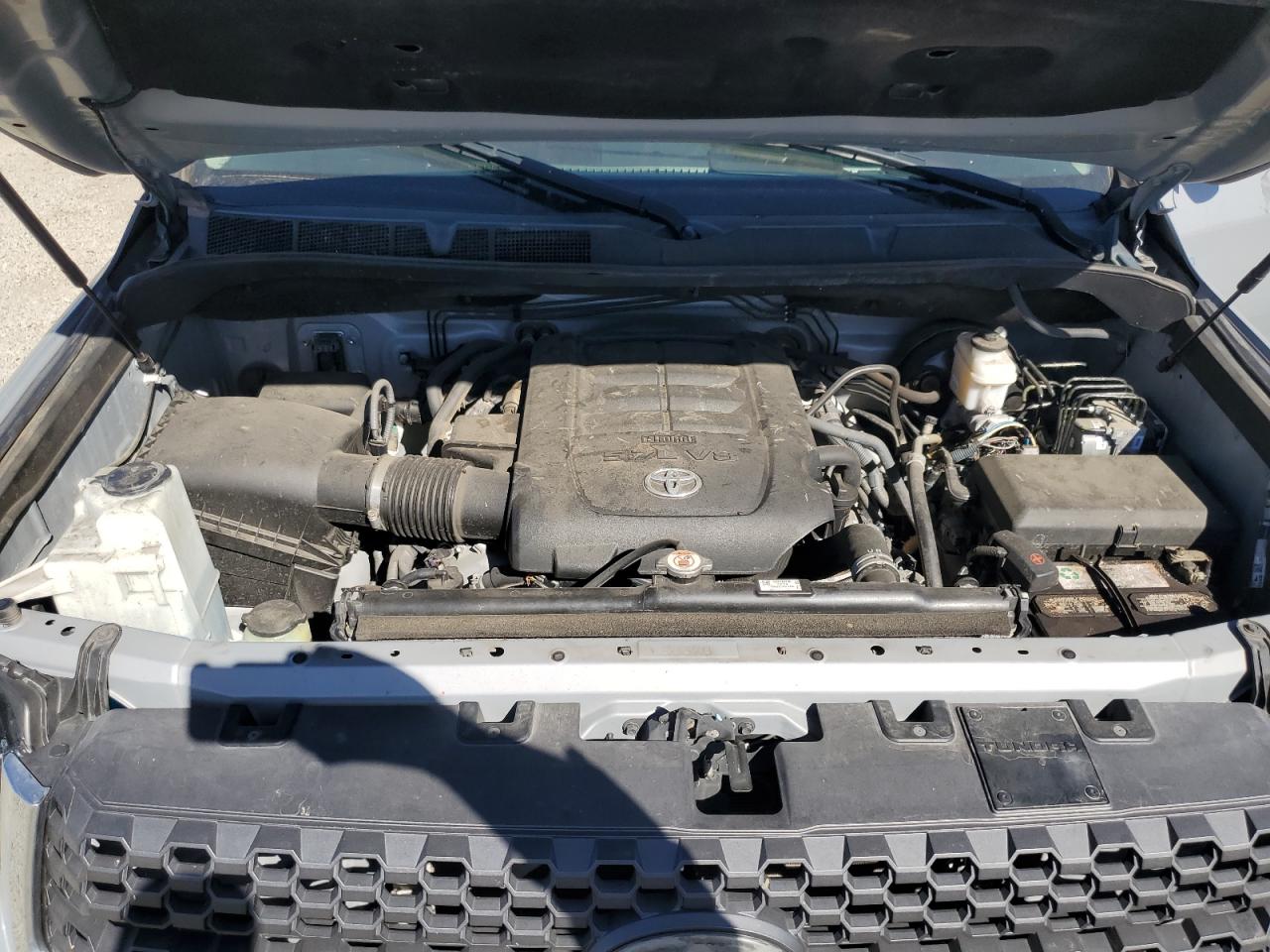 TOYOTA TUNDRA CREWMAX SR5