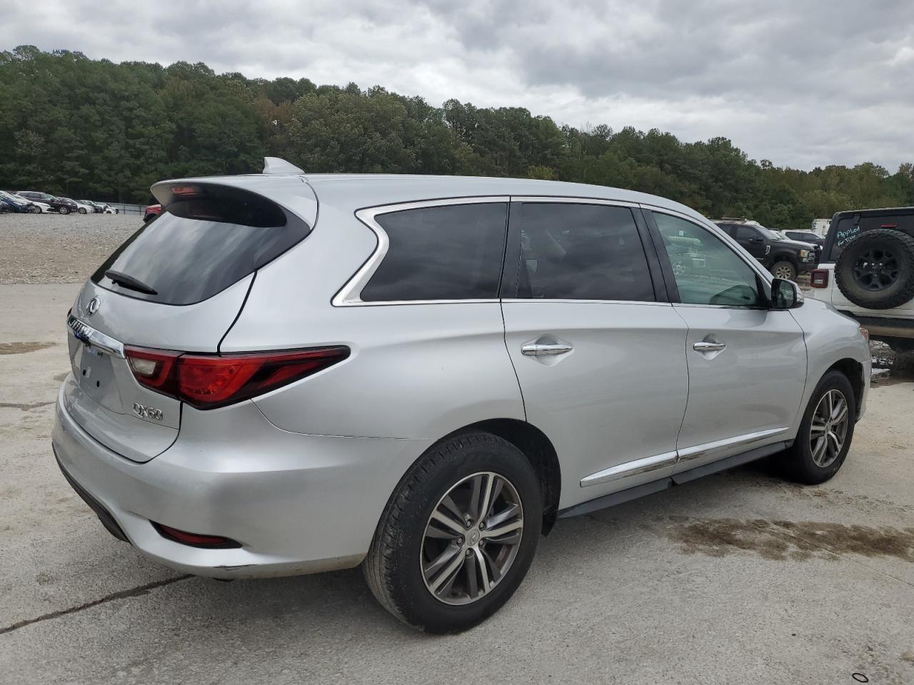 INFINITI QX60 LUXE