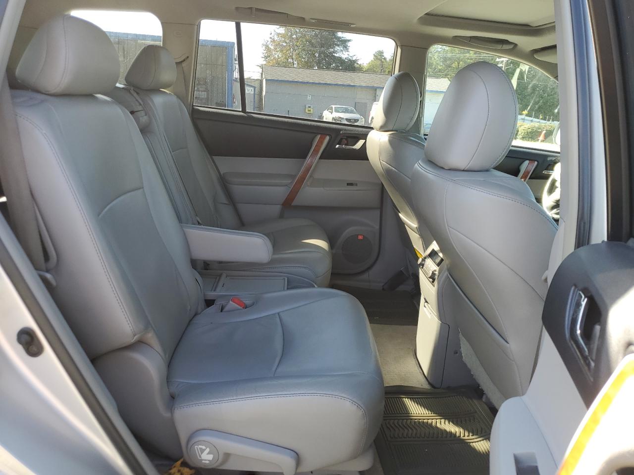 TOYOTA HIGHLANDER LIMITED