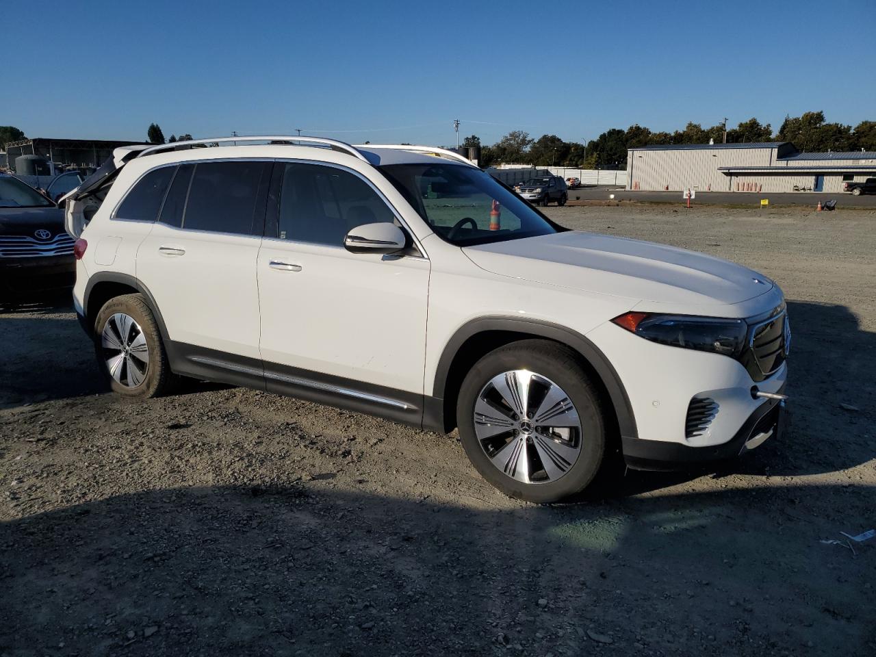 MERCEDES-BENZ EQB 250+