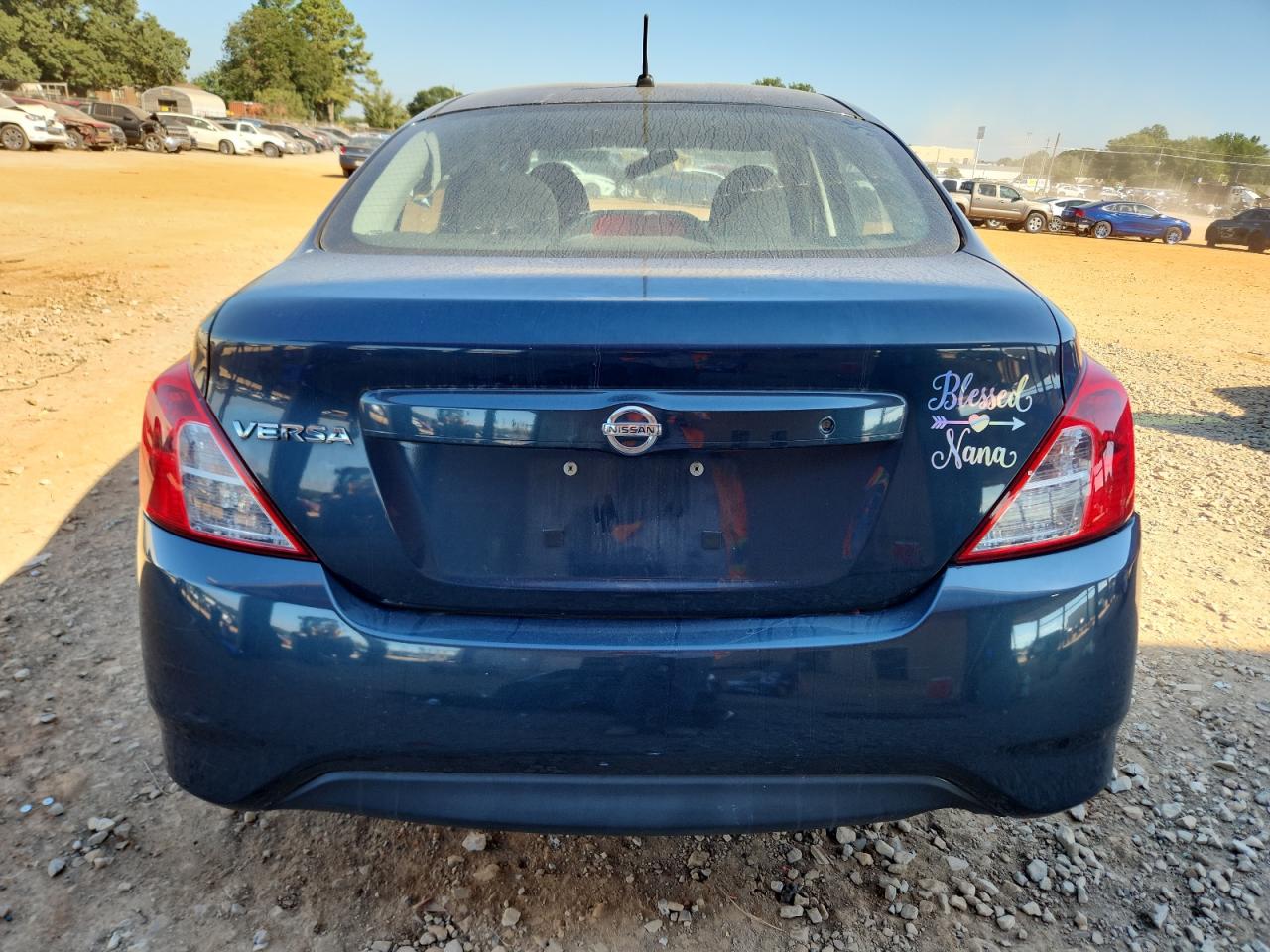NISSAN VERSA S