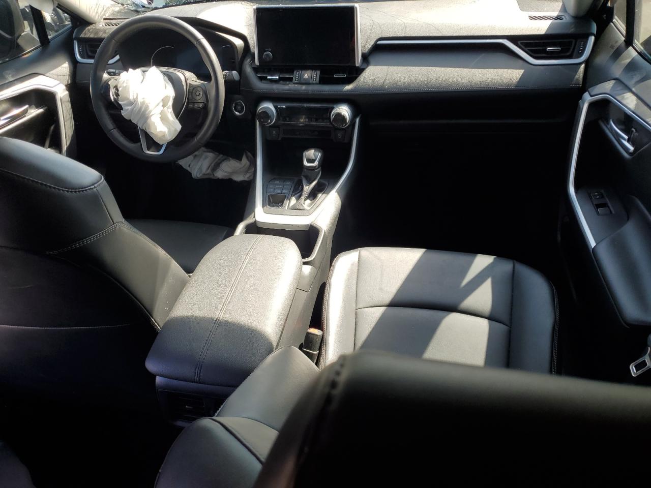 TOYOTA RAV4 XLE PREMIUM