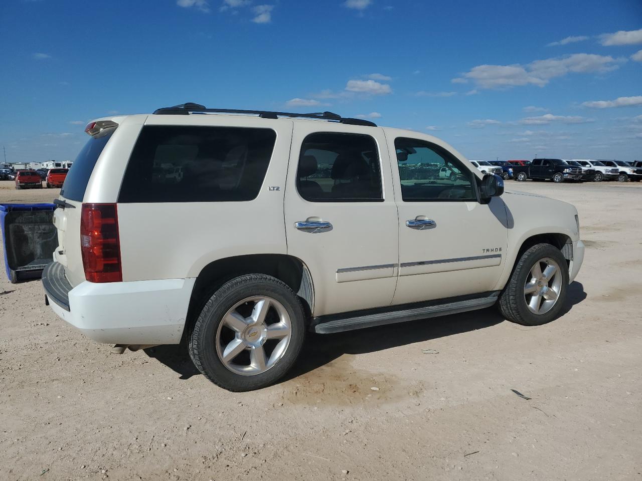 CHEVROLET TAHOE C1500 LTZ