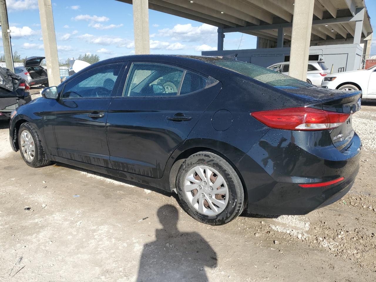 HYUNDAI ELANTRA SE