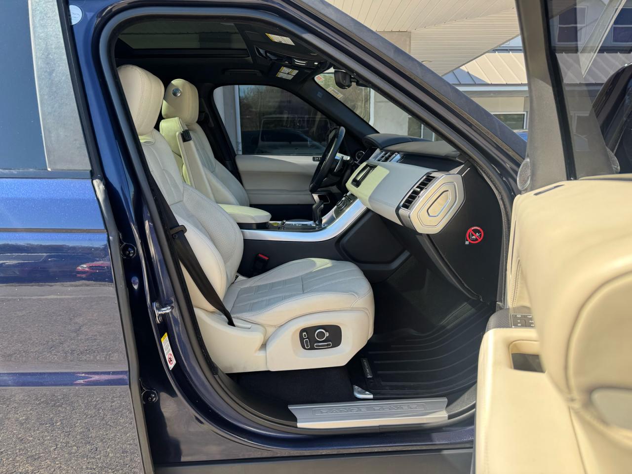 LAND ROVER RANGE ROVER AUTOBIOGRAPHY