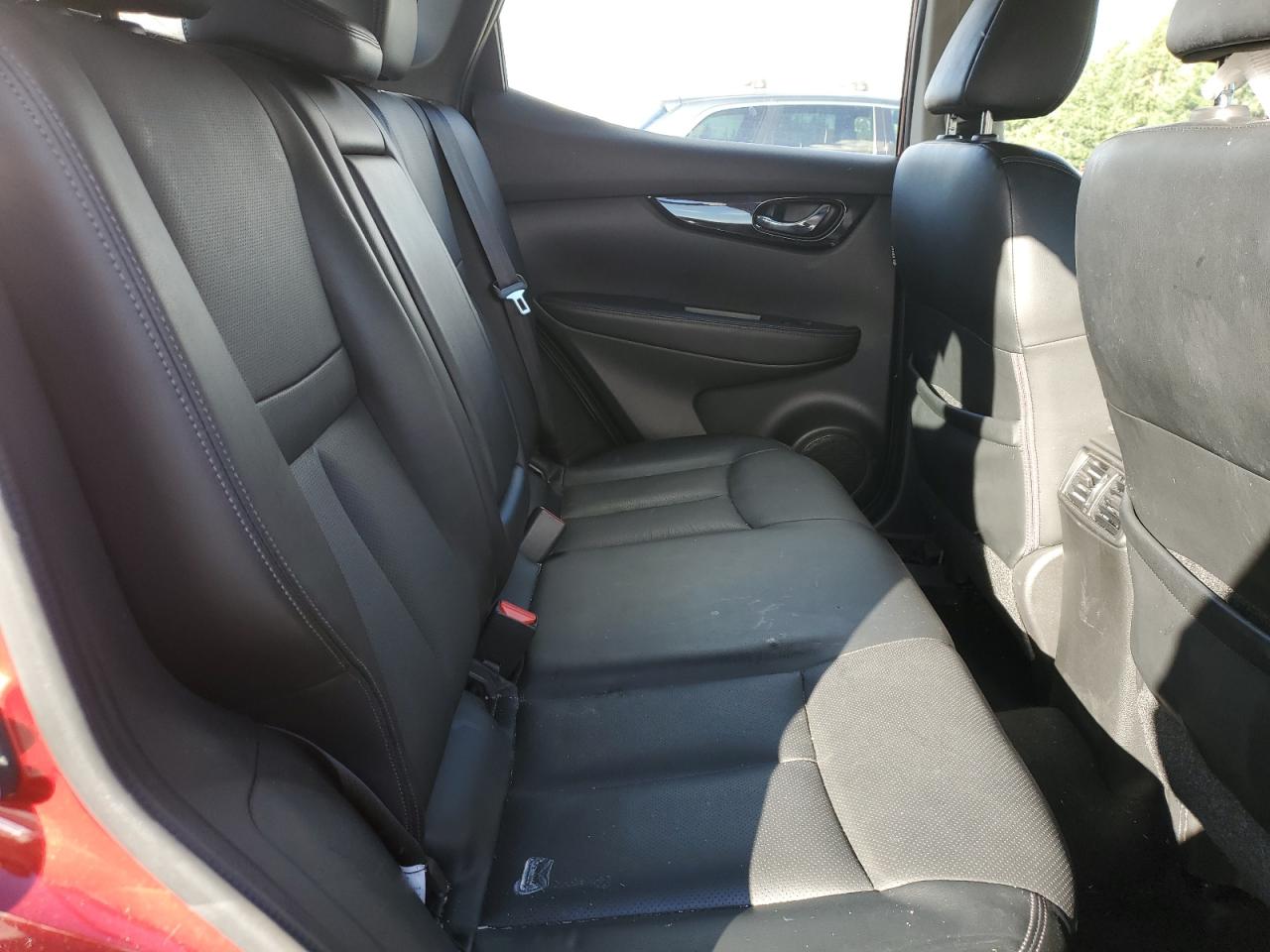 NISSAN ROGUE SPORT S