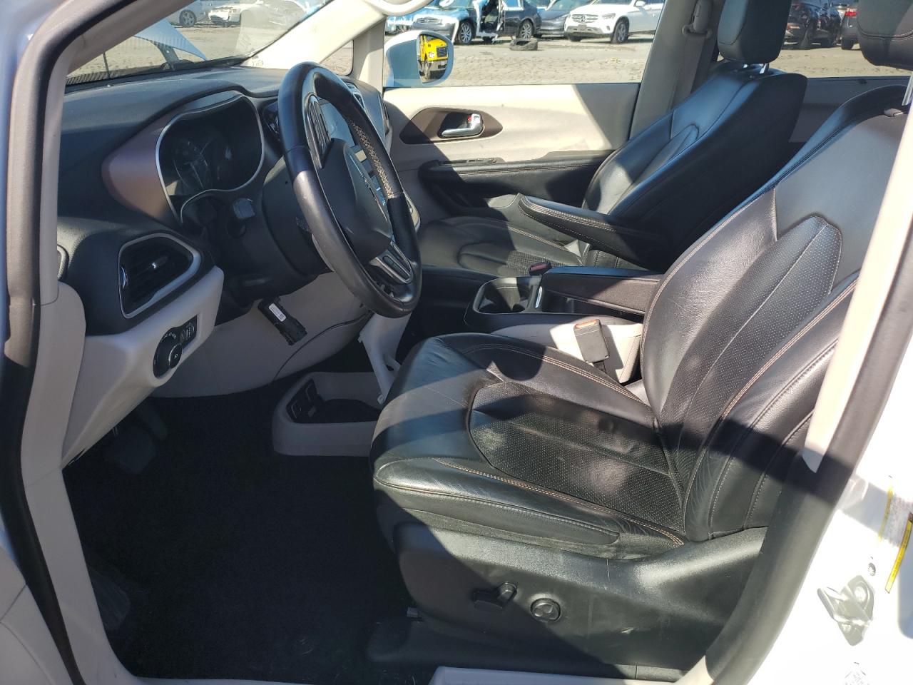 CHRYSLER PACIFICA TOURING L