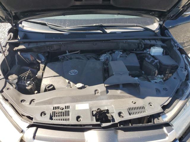 2019 TOYOTA HIGHLANDER LE 5TDZZRFH7KS363569