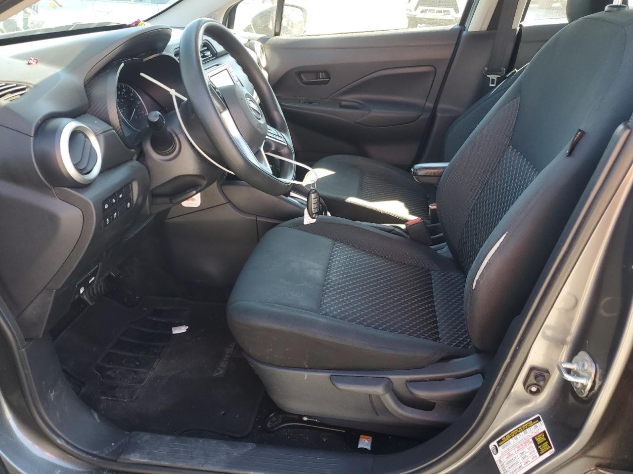 NISSAN VERSA S