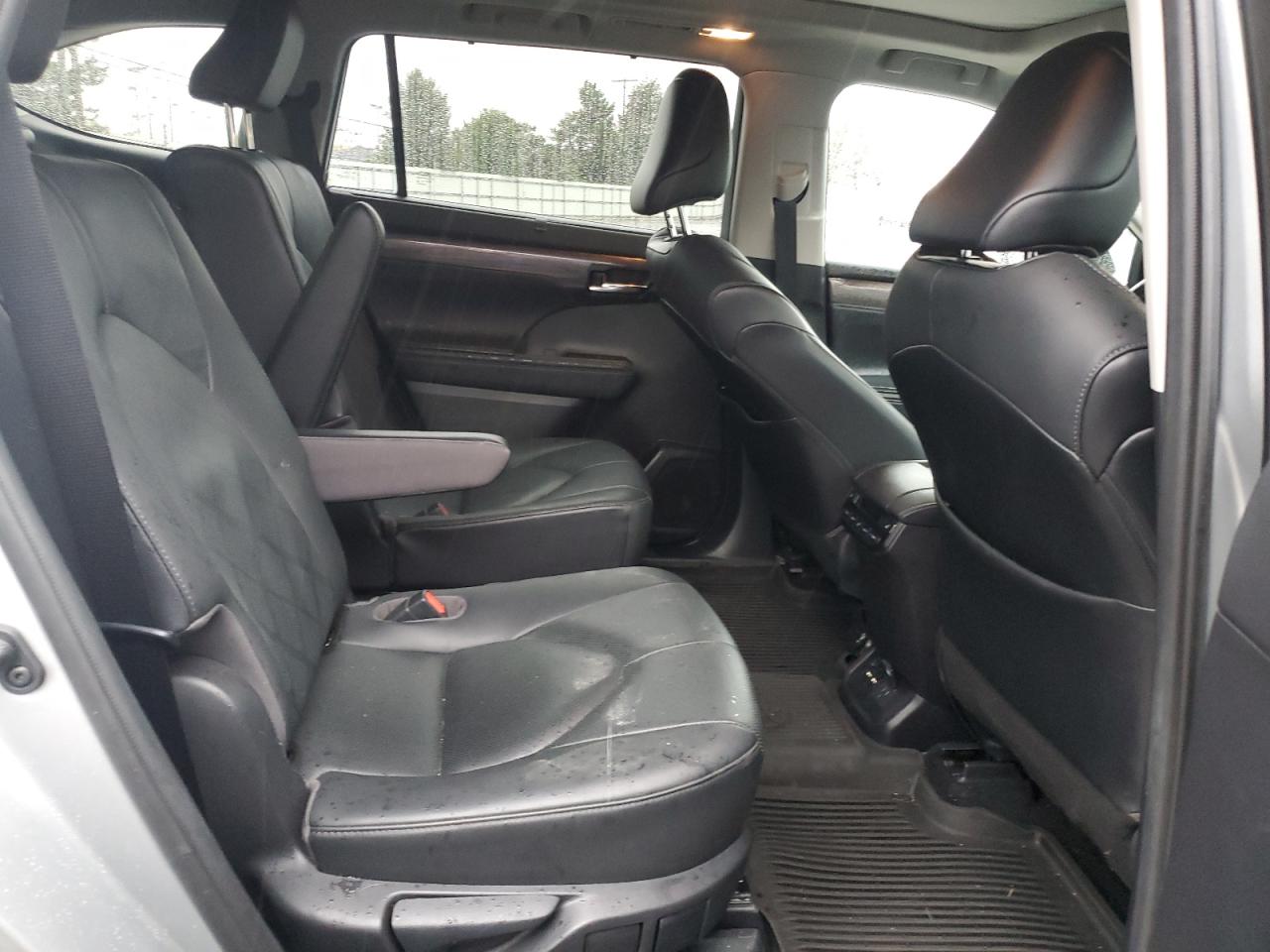 TOYOTA HIGHLANDER HYBRID PLATINUM