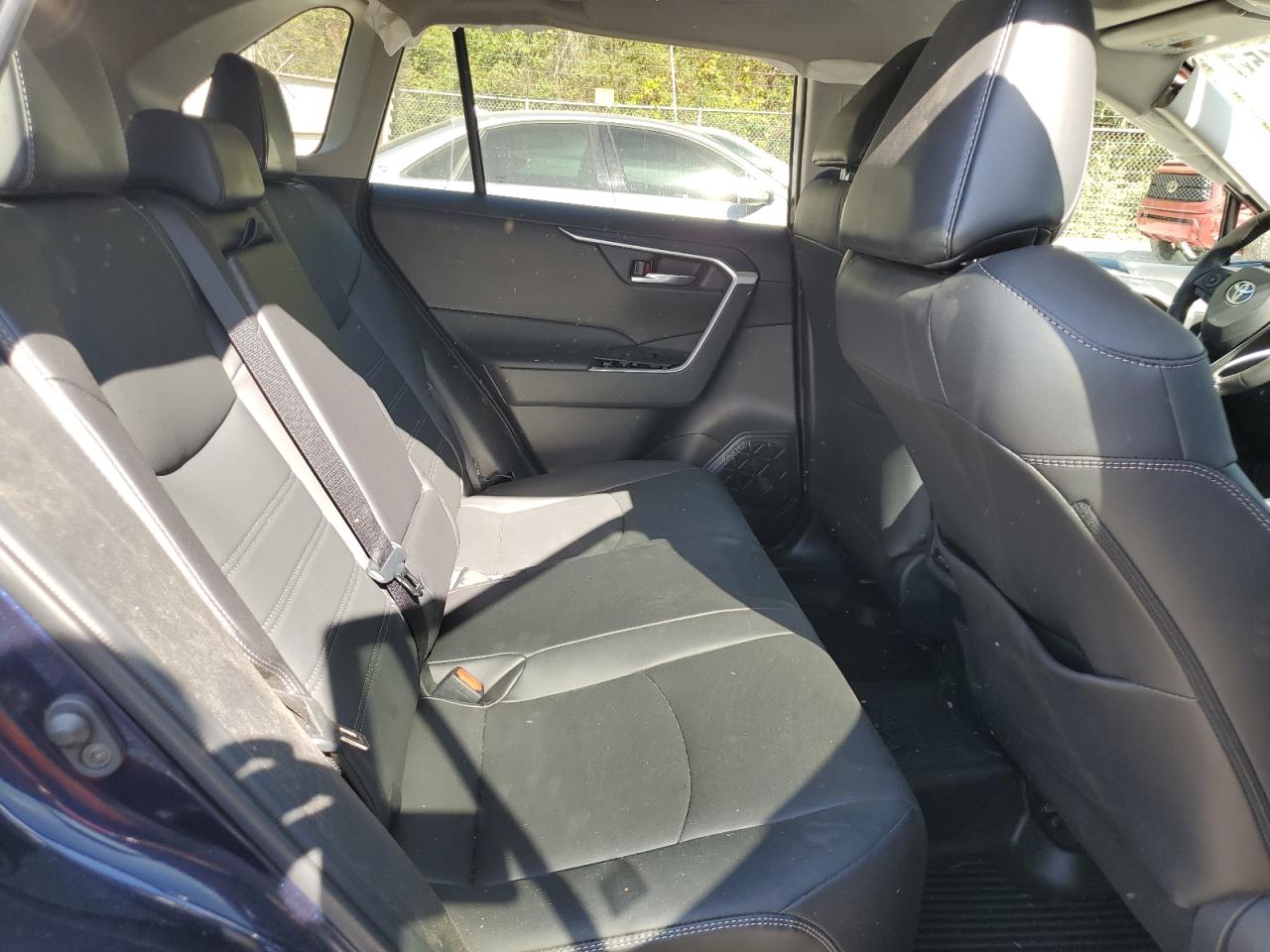 TOYOTA RAV4 XLE PREMIUM