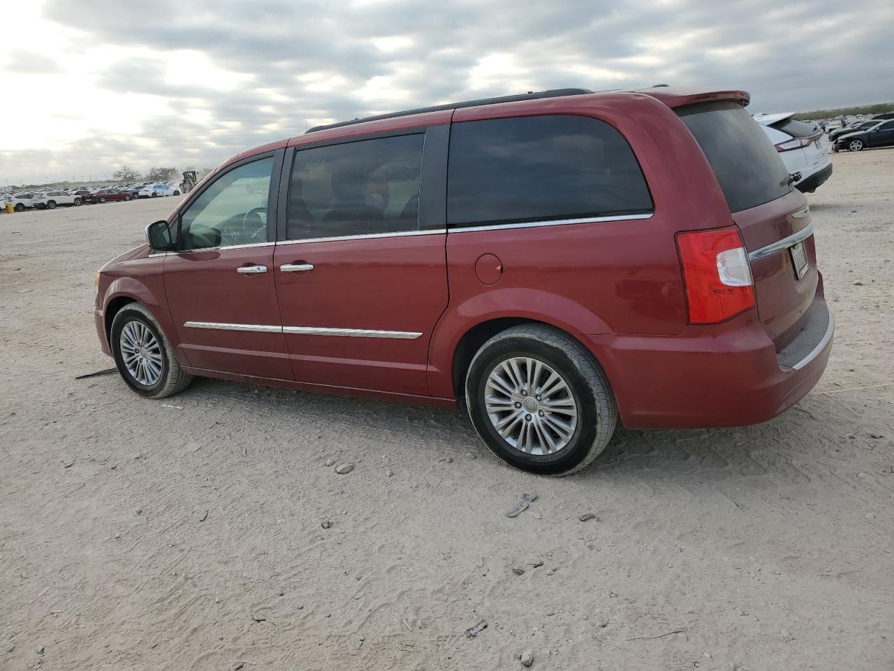 CHRYSLER TOWN & COUNTRY TOURING L