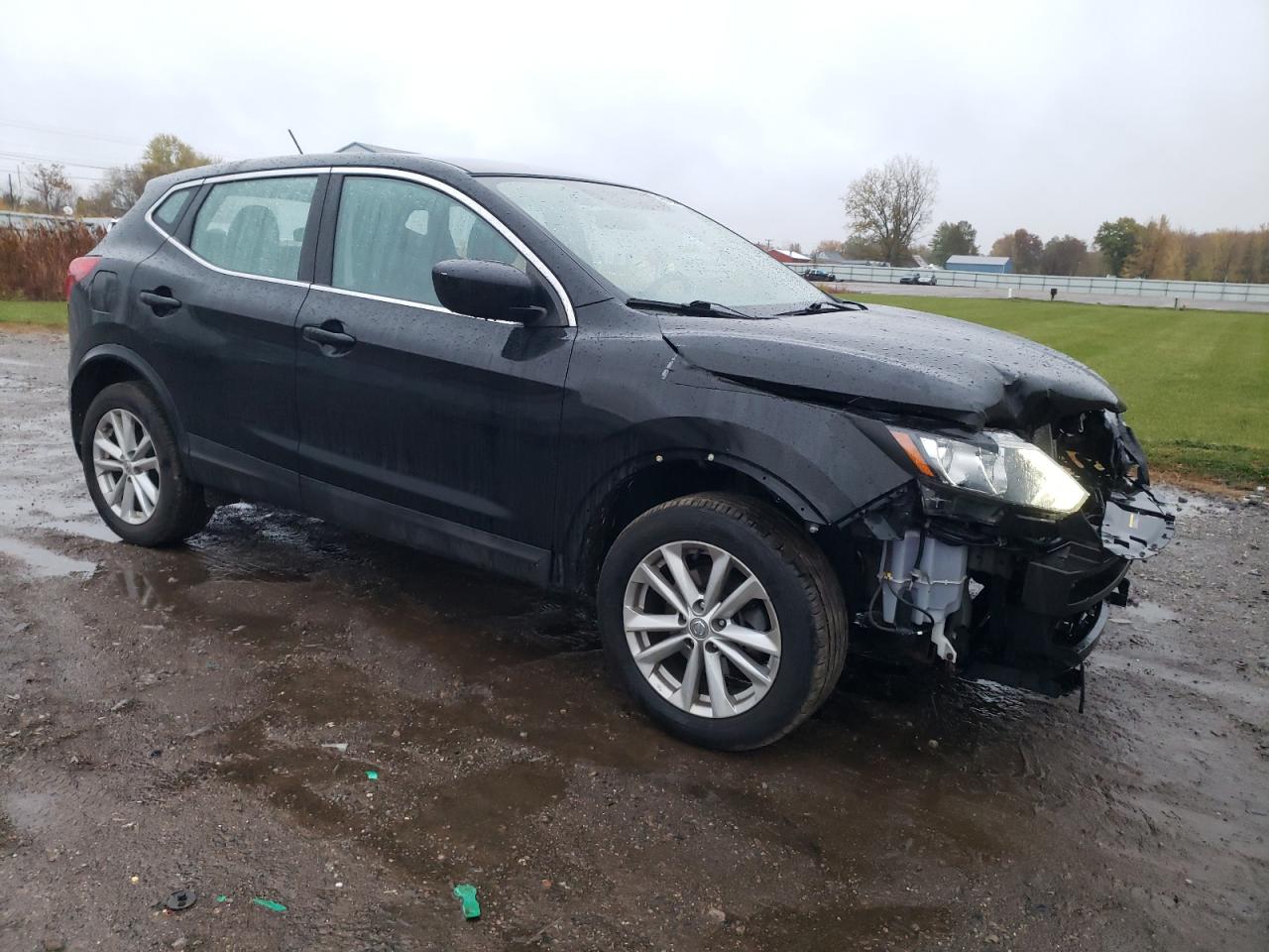 NISSAN ROGUE SPORT S