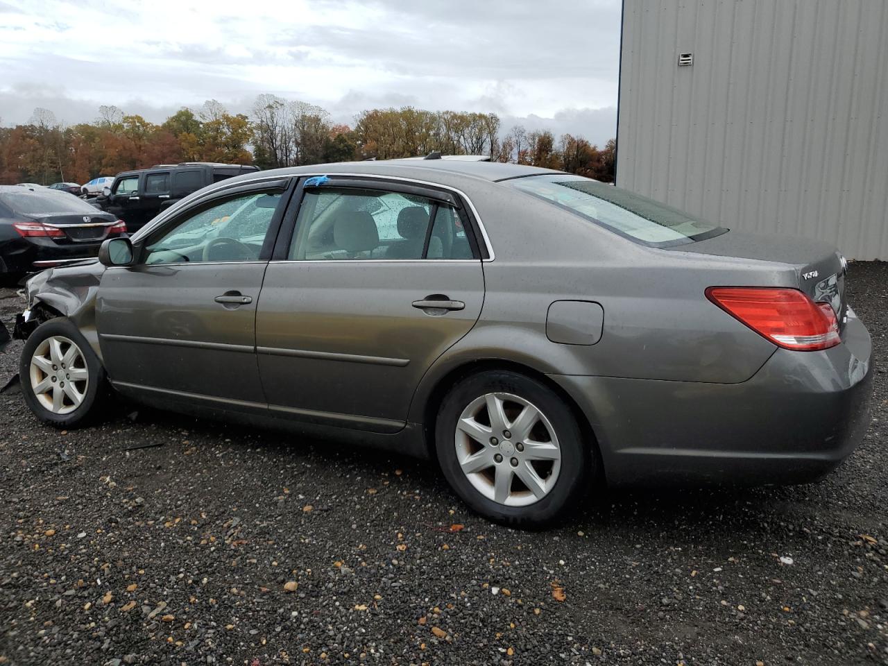 Lot #3291333190 2005 TOYOTA AVALON XL