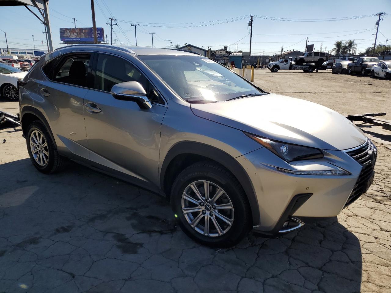 LEXUS NX 300 BASE