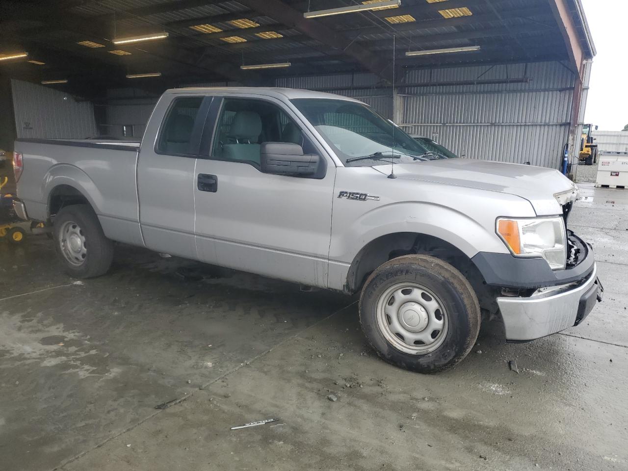 FORD F-150 SUPER CAB