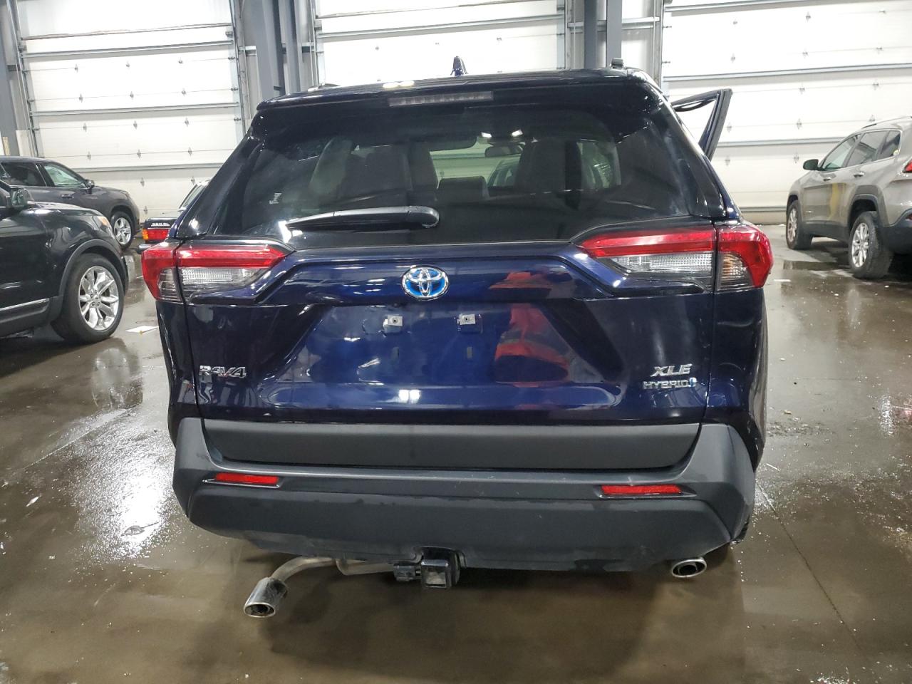 TOYOTA RAV4 XLE PREMIUM