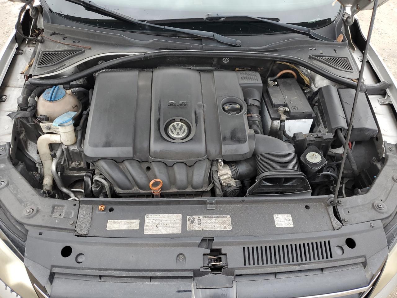 VOLKSWAGEN PASSAT SE