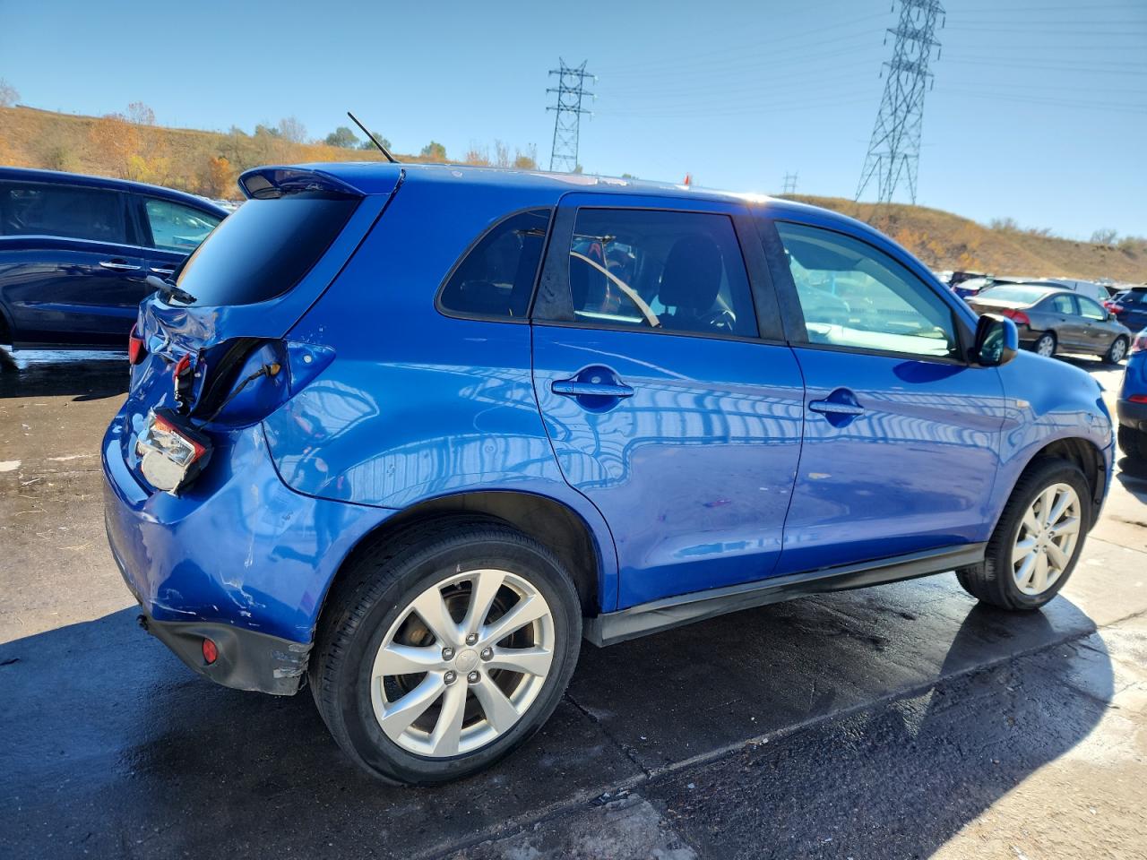 MITSUBISHI OUTLANDER ES