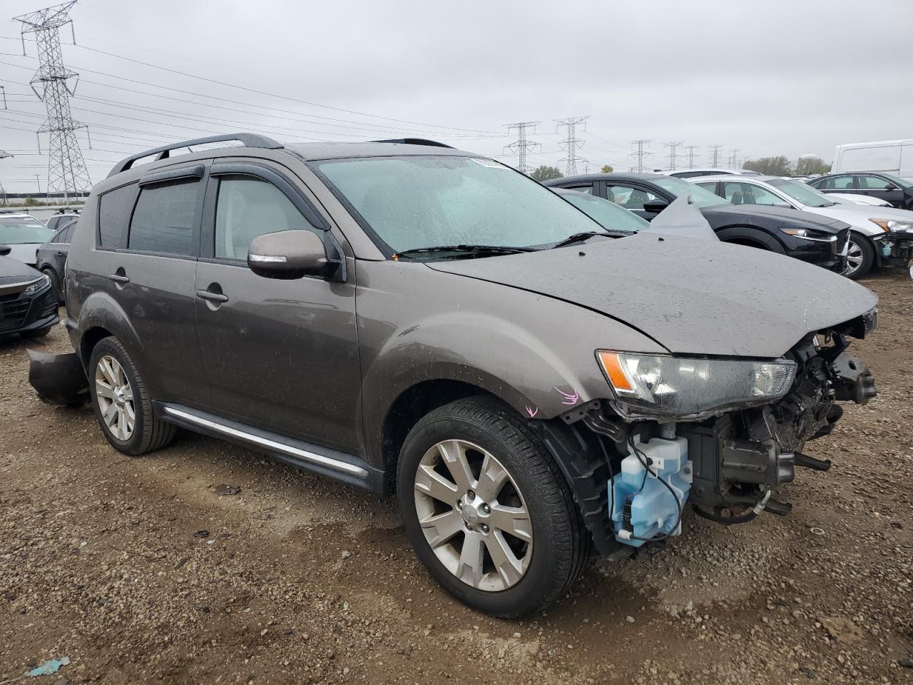 MITSUBISHI OUTLANDER SE