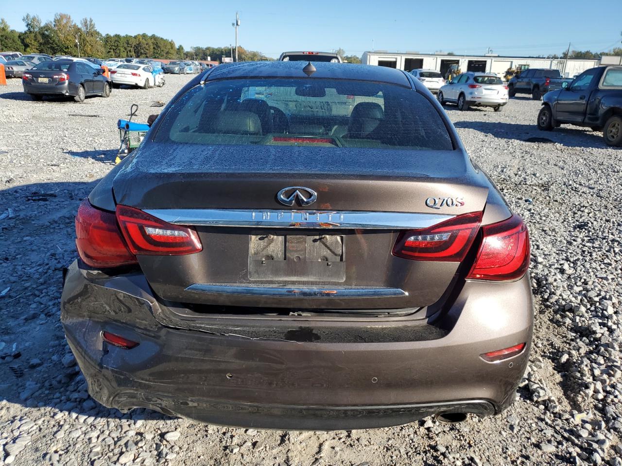 INFINITI Q70 3.7