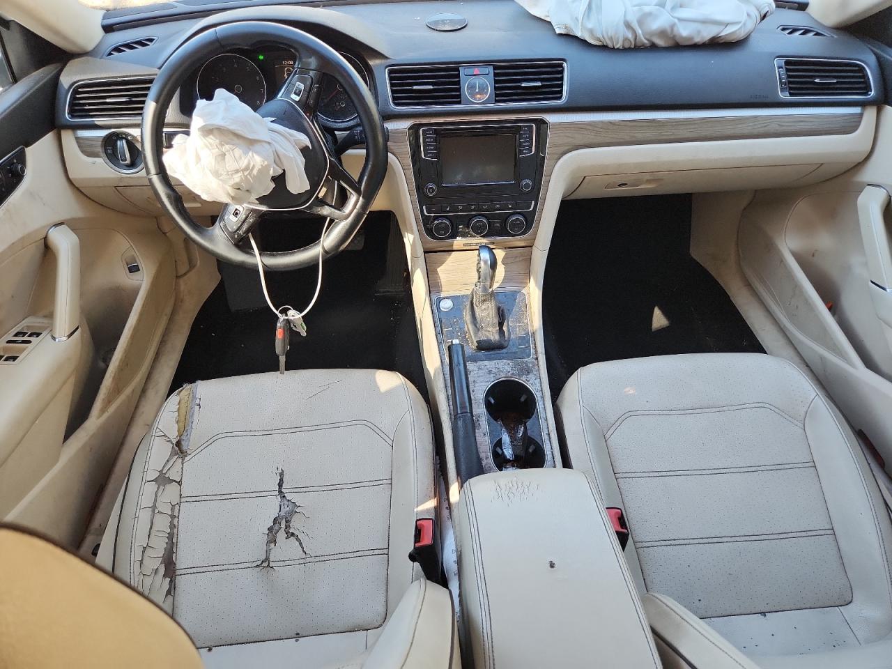 VOLKSWAGEN PASSAT SE