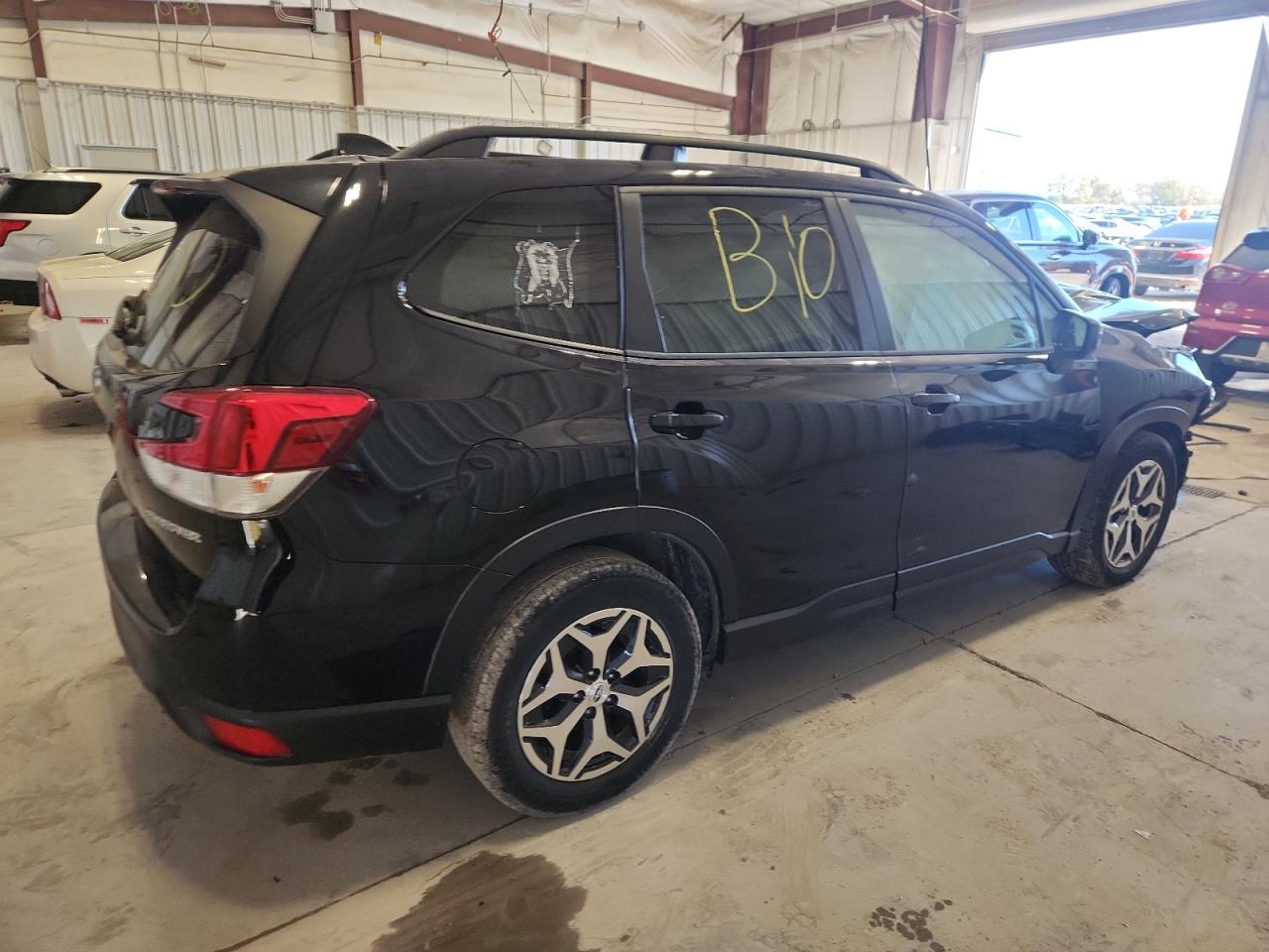 SUBARU FORESTER PREMIUM