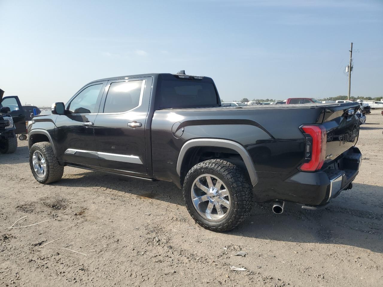 TOYOTA TUNDRA CREWMAX PLATINUM