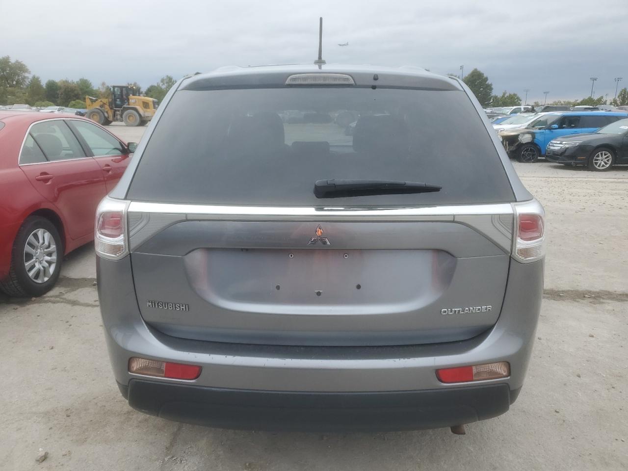 MITSUBISHI OUTLANDER SE