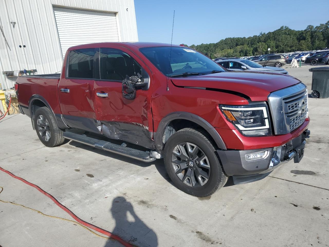 NISSAN TITAN SV